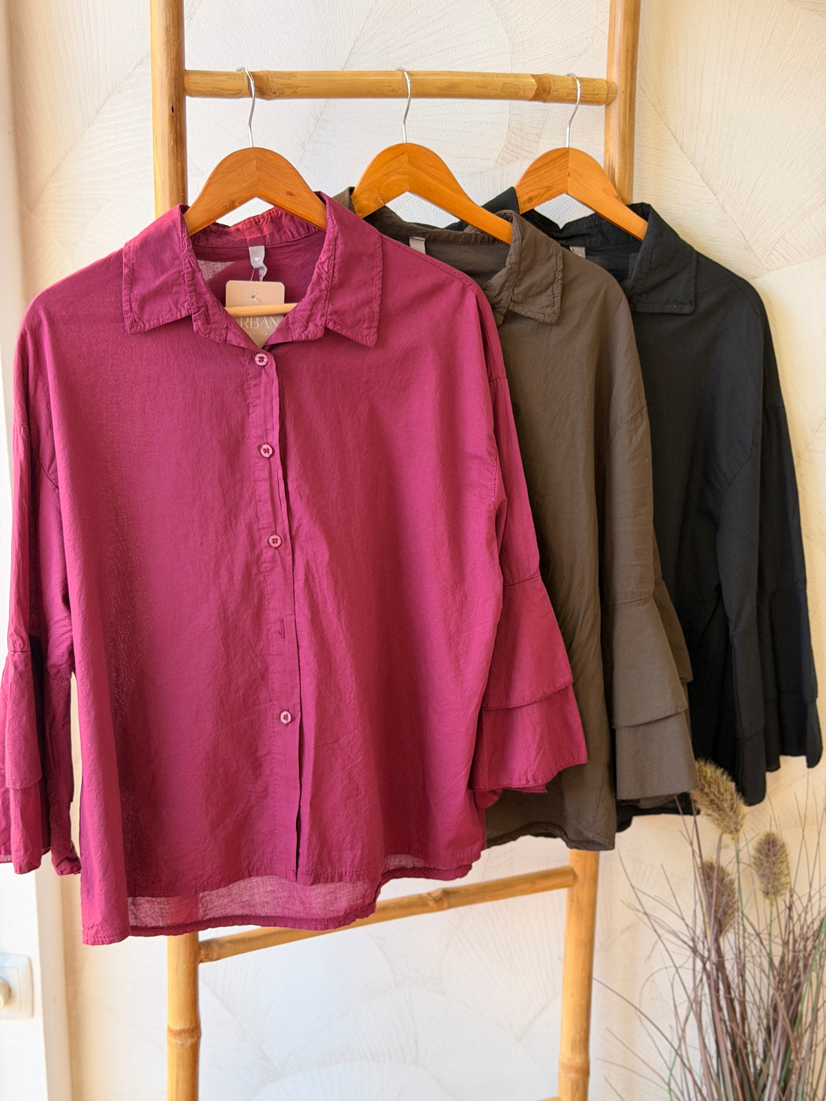 Camisa Bella com Mangas de Folhos