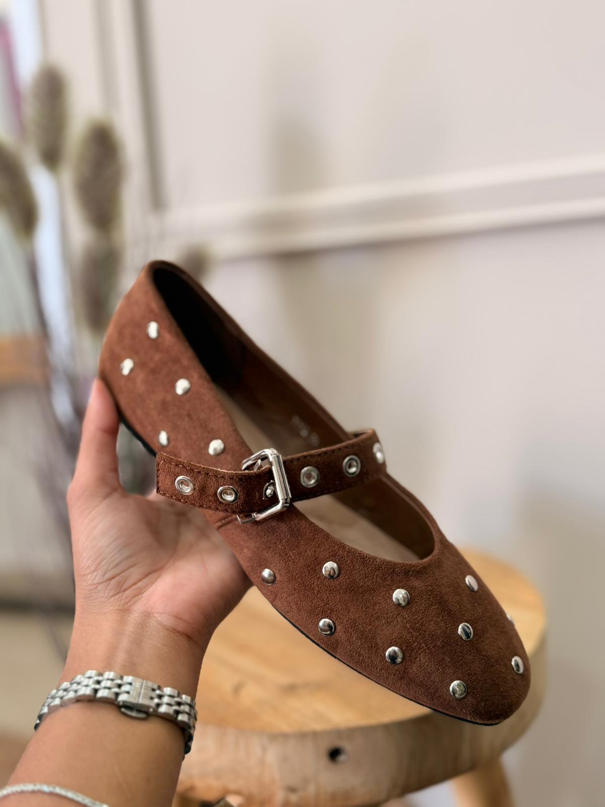 Sapatilha Mary Jane Studs – Castanho