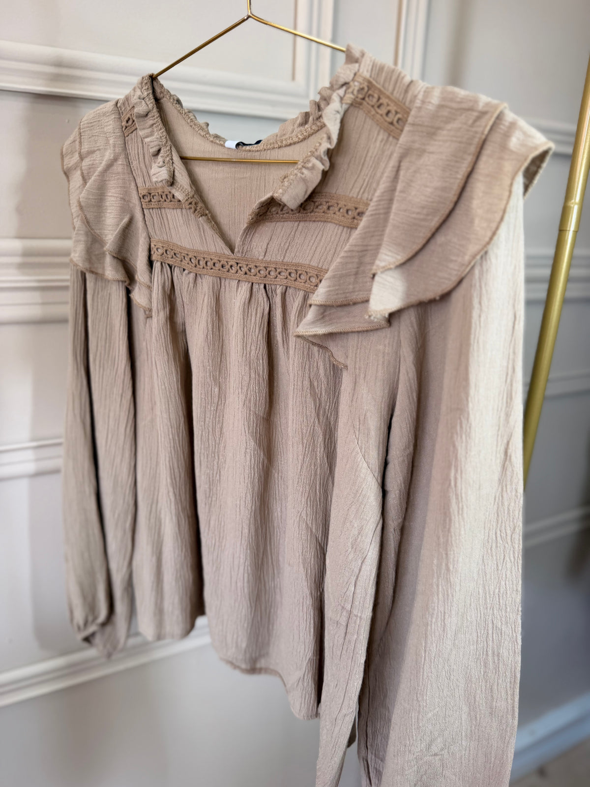 Blusa Amélie na cor castanho claro