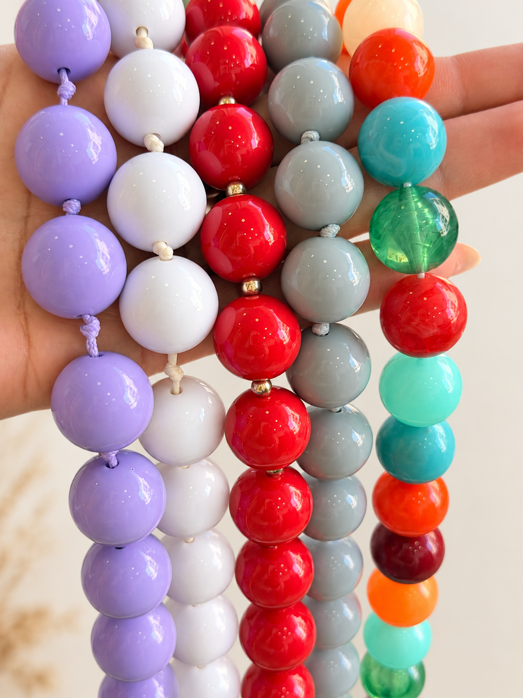 Colar de Bolas em Resina – Urban Fashion