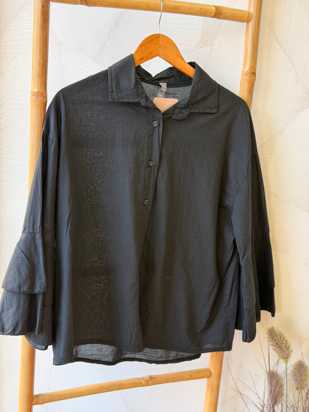 Camisa Bella com Mangas de Folhos