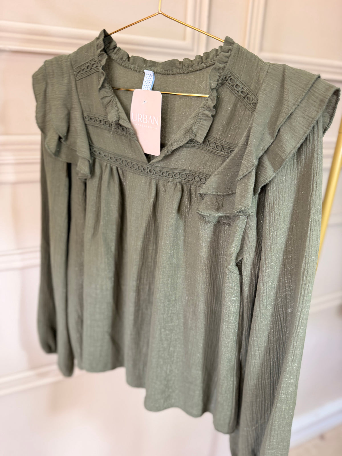 Blusa Amélie na cor verde militar